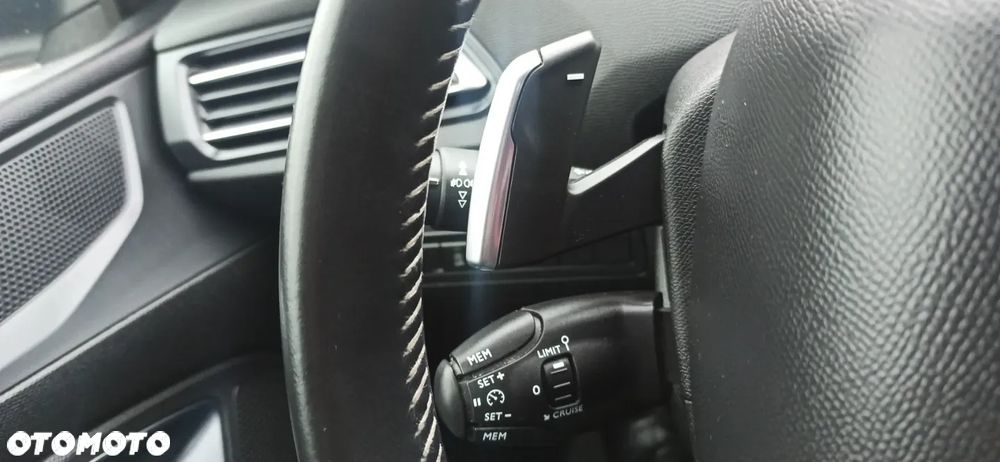 Peugeot 308 SW 1.2 PureTech GPF Allure Pack S&S EAT8 - 22