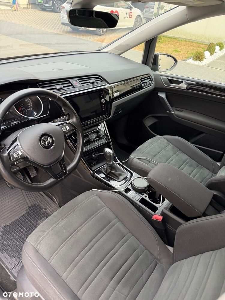 Volkswagen Touran 1.4 TSI BMT Highline DSG - 11