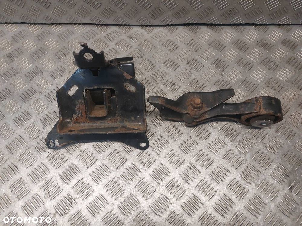 ŁAPA PODUSZKA SILNIKA LEWA + PRAWA TOYOTA YARIS II LIFT 1.33 - 3