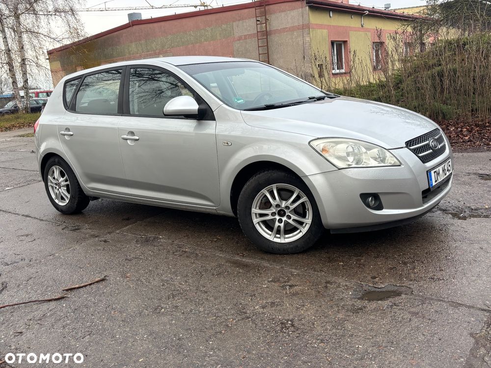 Kia Ceed 2.0 CVVT Spirit - 31