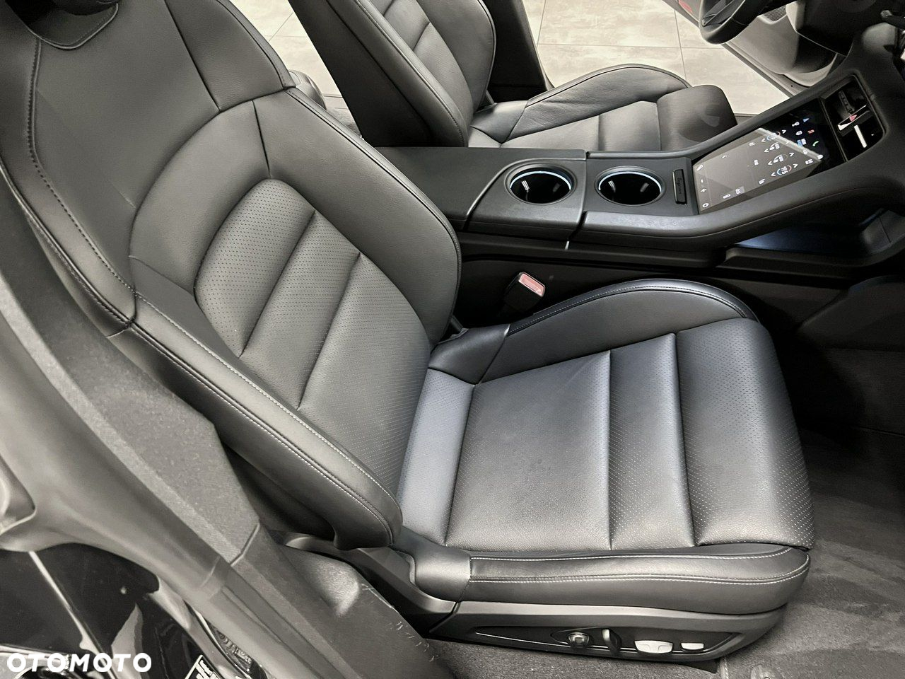 Porsche Taycan Sport Turismo Performance Plus - 19