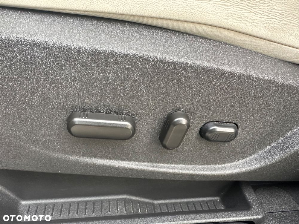 Ford Kuga Vignale 2.0 TDCi AWD - 11