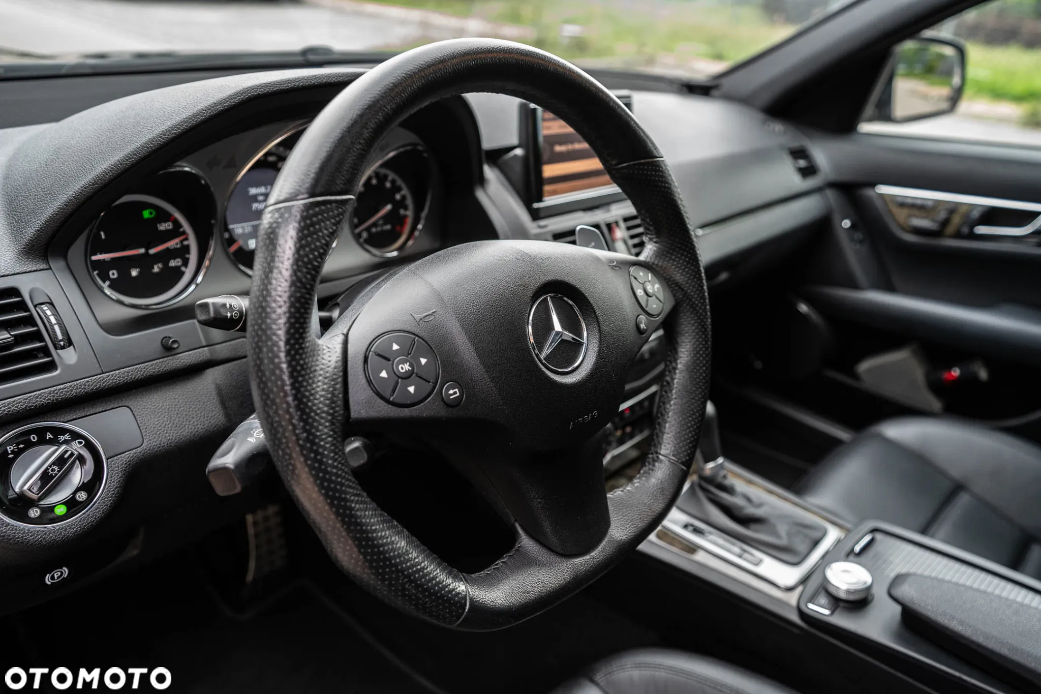 Mercedes-Benz Klasa C 63 AMG - 25