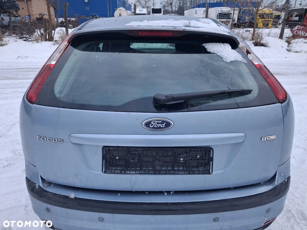Ford Focus Mk2 2 II HB GHIA silnik 1.6 TDCi HDi 110KM GBDA 10JB alternator turbina skrzynia biegów manual sprzęgło drzwi lewe prawe klapa zderzak błotnik lusterko kolor Z3 Błękit niebieski lampa tył czujniki PDC blenda zamek belka sanki tłumik wydech zwrotnica mcperson maglownica pompa wspomagania paliwa przewód sterownik radio boczek fotel fotele szyba czołowa czujnik podszybie wiązka panel sterownik silnika abs serwo belka konsola kierownica osłona atrapa zacisk podłokietnik tapicerka podsufitka lampka rozrusznik alternator klimatyzacja kierownica NA CZĘŚCI WSZYSTKIE CZĘŚCI - 4