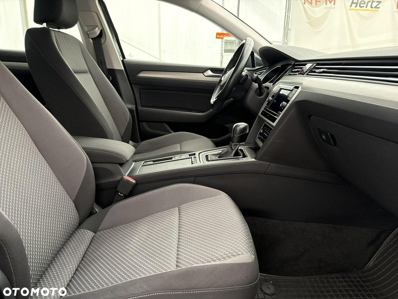 Volkswagen Passat - 21