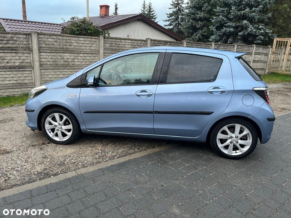 Toyota Yaris - 4