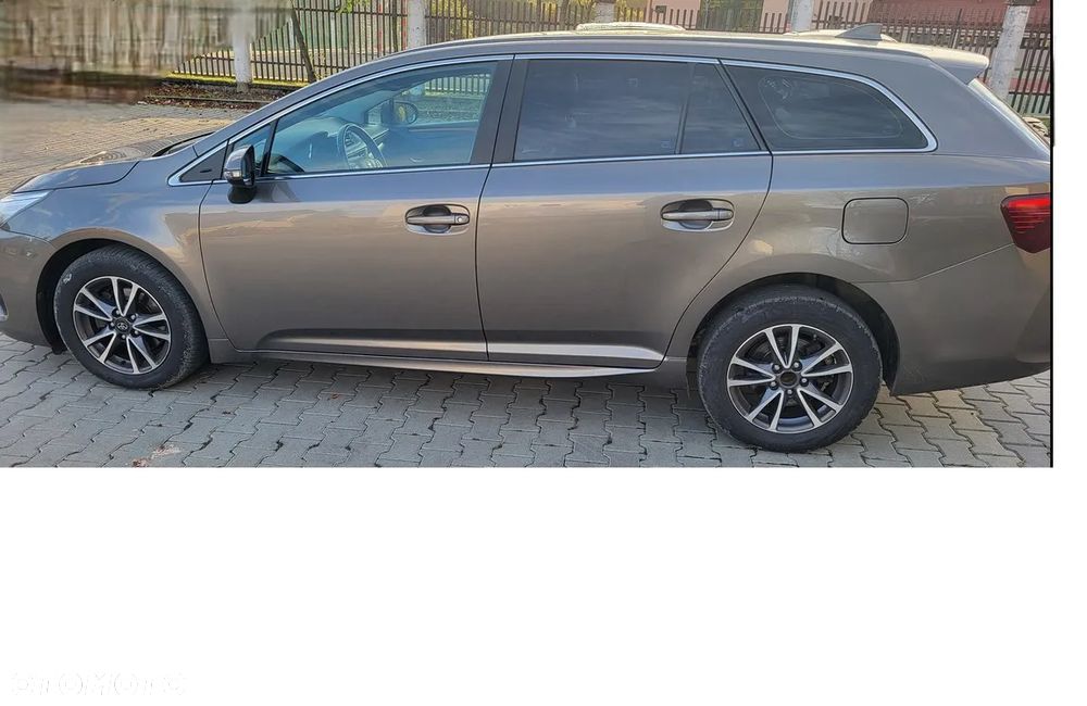 Toyota Avensis 1.8 Prestige MS - 1