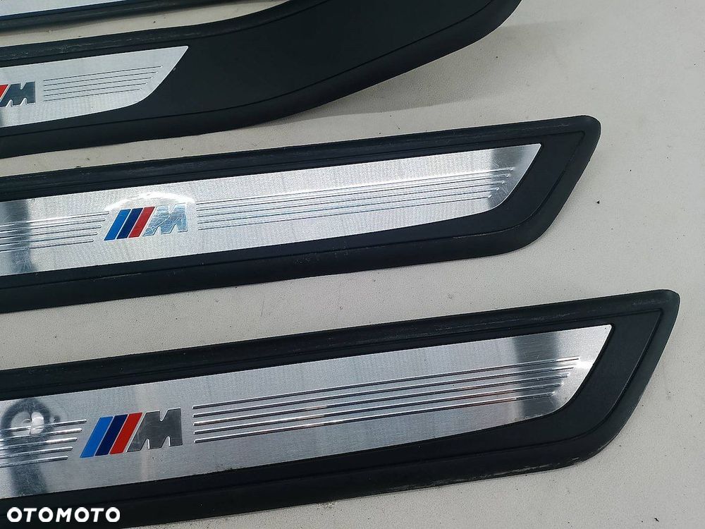 LISTWY PROGOWE KOMPLET BMW SERIA 7 F01 7190977  8046289  7181011 - 7