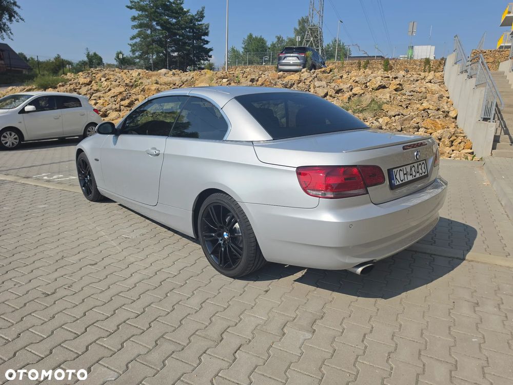 BMW Seria 3 320i - 4