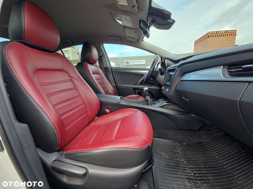 Toyota Avensis 1.8 Selection - 19