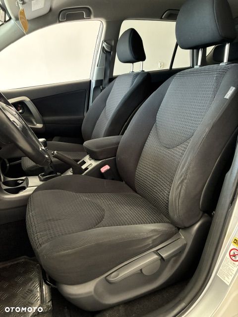 Toyota RAV4 2.2 D-4D 4x4 Executive - 11