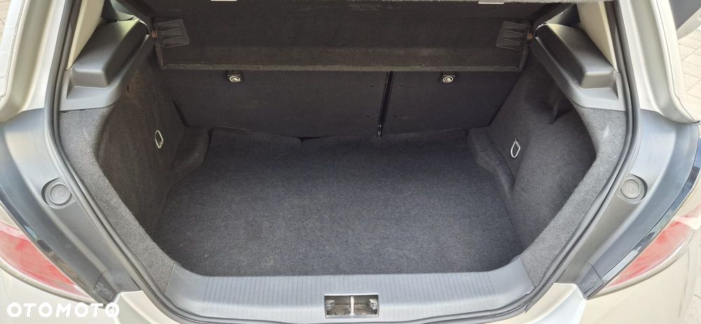 Opel Astra 1.6 Essentia - 12