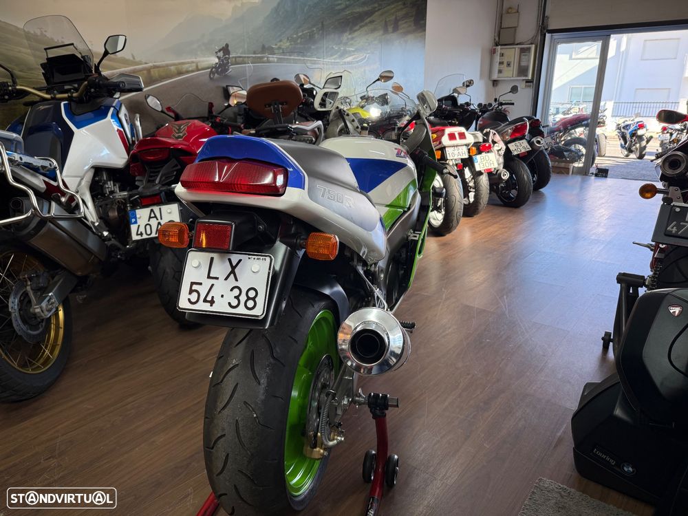 Kawasaki ZXR 750 J - 7