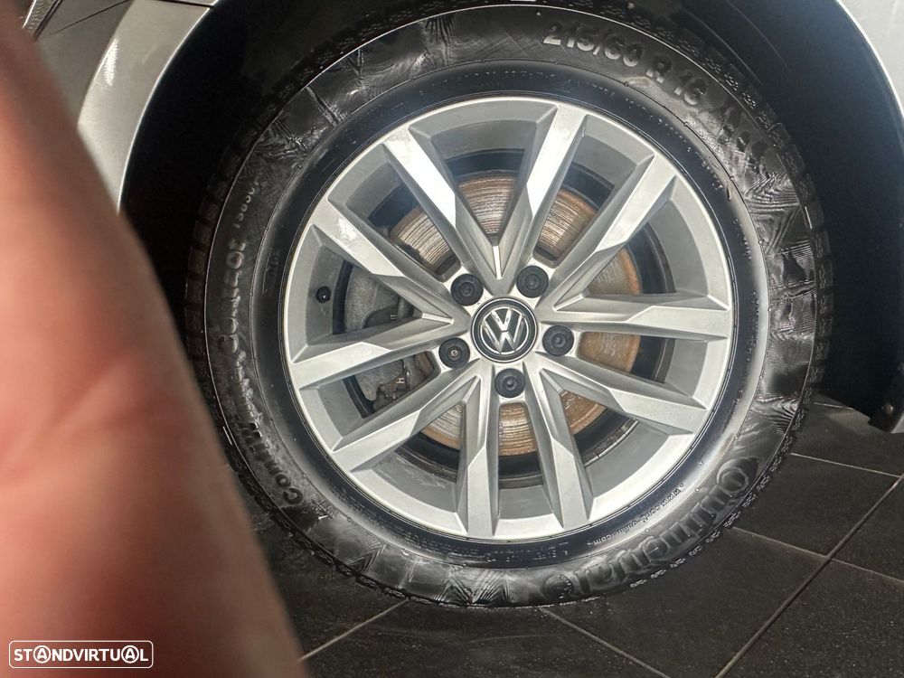 VW Passat 1.6 TDI Business DSG - 10