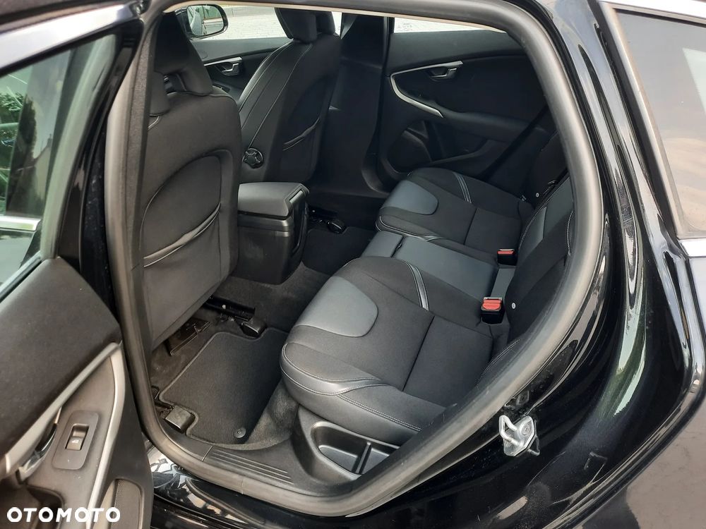 Volvo V40 D3 Momentum - 22
