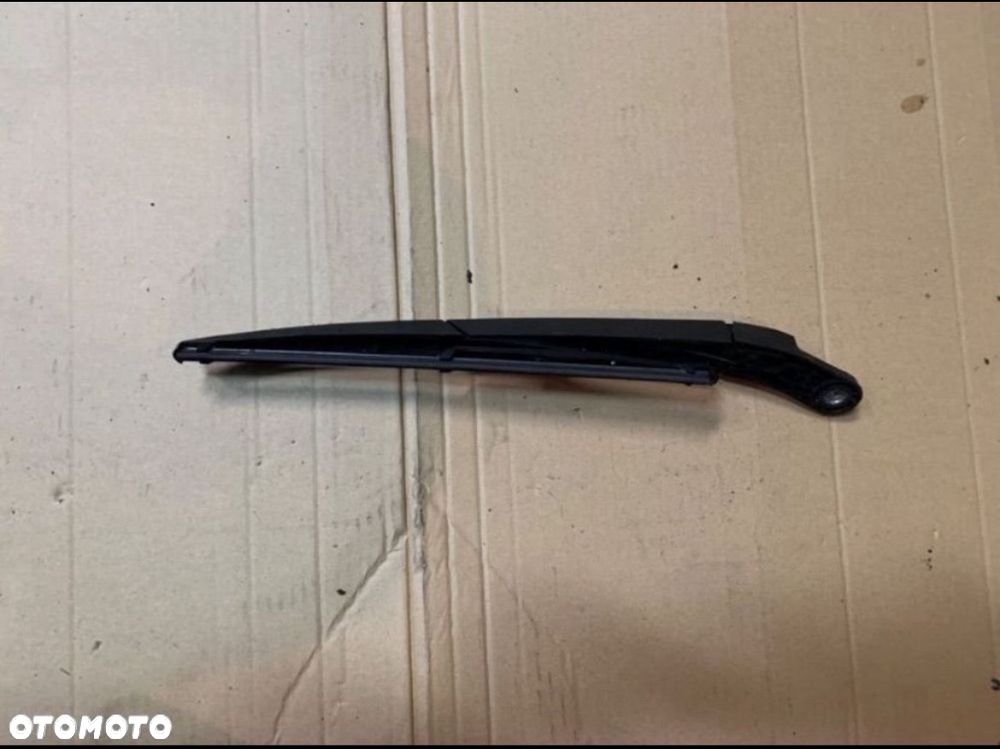 Ramię tylnej wycieraczki tył kombi Peugeot 407 - 2