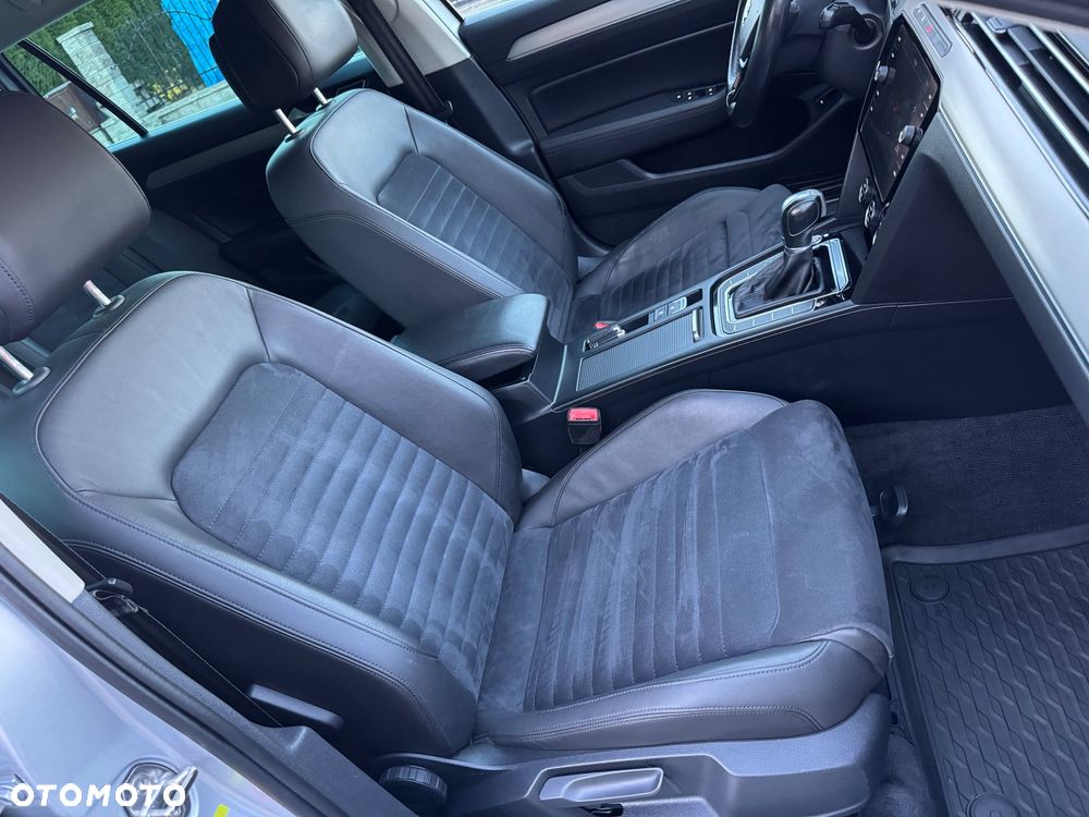 Volkswagen Passat - 32