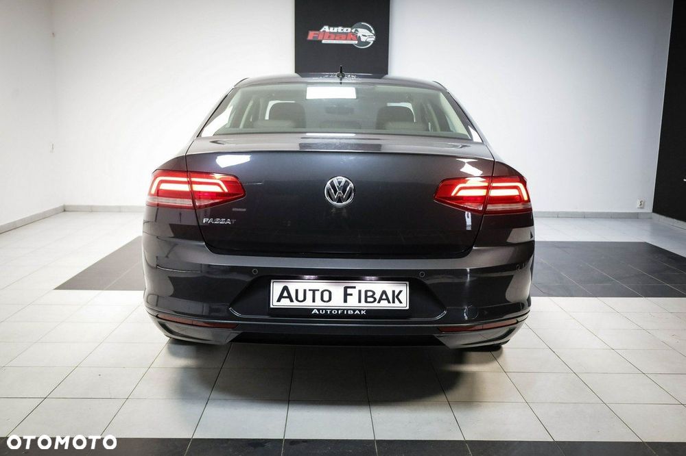 Volkswagen Passat - 9