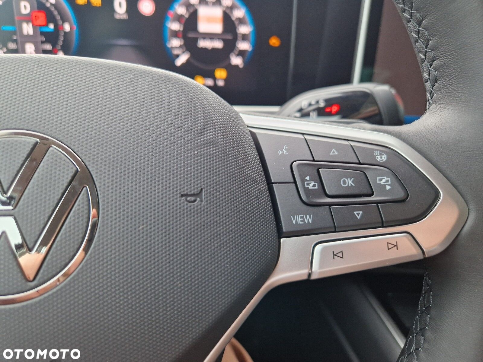 Volkswagen Passat 2.0 TDI SCR Elegance DSG - 18