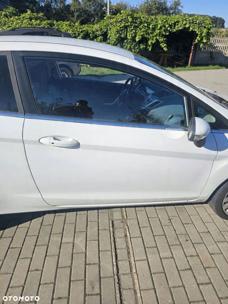 Drzwi Prawe Przód Kompletne Ford Fiesta Mk7 Lift 3D Kod Lakieru H9