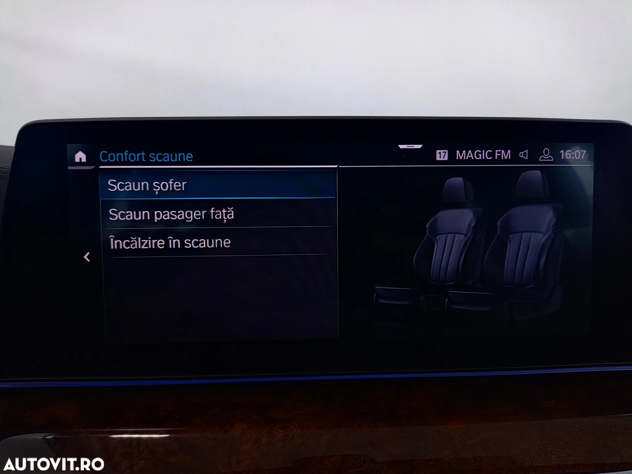 BMW Seria 5 520i Aut. Luxury Line - 23