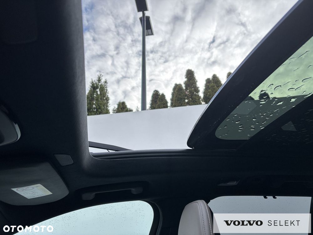 Volvo XC 90 - 9