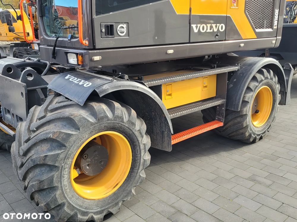 Volvo EW160E / ROTOTILT ze szczypcami / system niwelacji GPS 3D / przyczepa / - 10