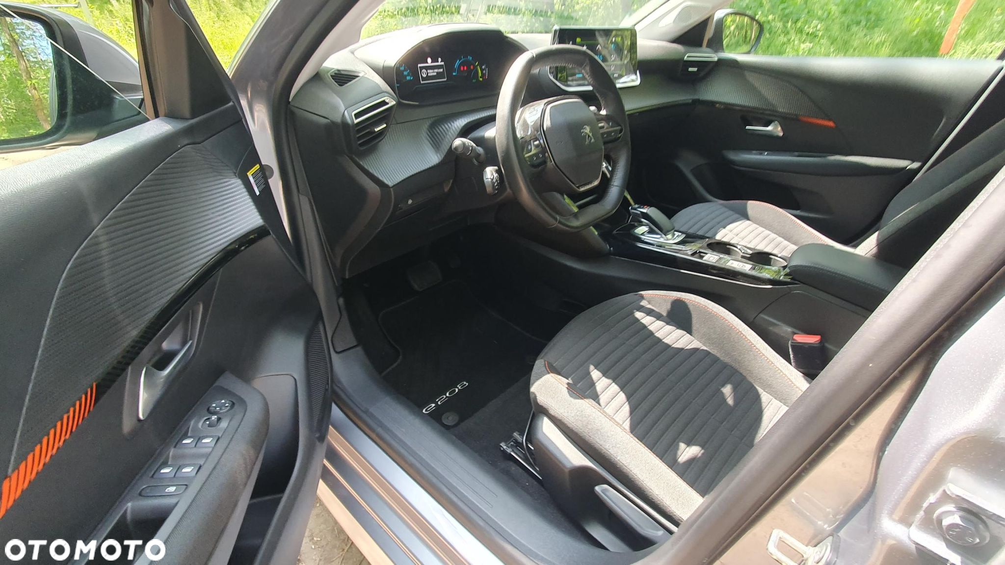 Peugeot 208 e-208 GT Line - 11