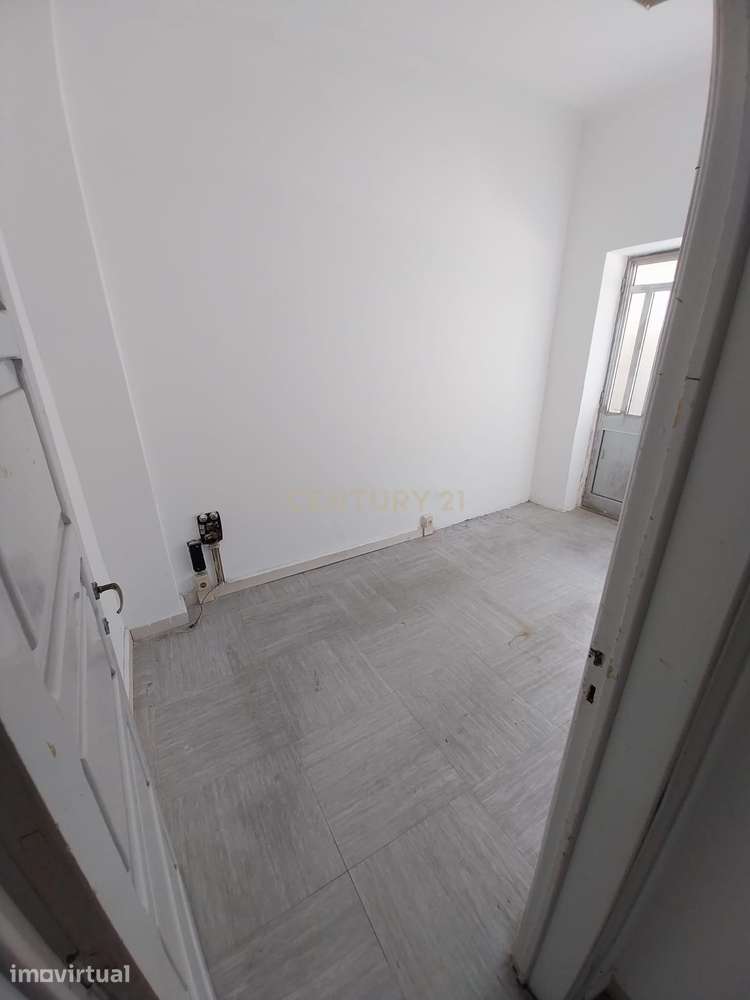 Espaço Comercial na Cova da Piedade / Almada - Grande imagem: 4/17