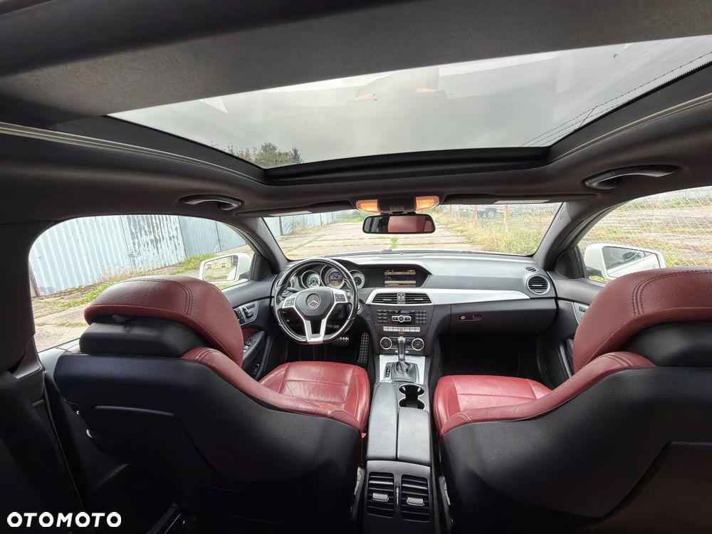 Mercedes-Benz Klasa C 350 CGI BlueEff - 24