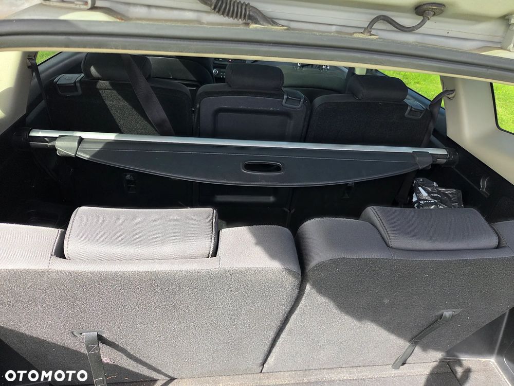 Kia Carens 1.6 GDI L 7os - 25