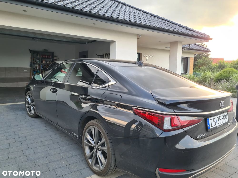 Lexus ES 300h F Sport Edition - 6