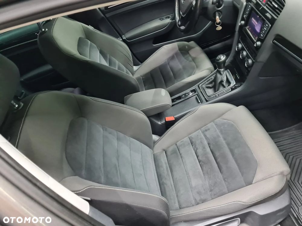 Volkswagen Golf - 7