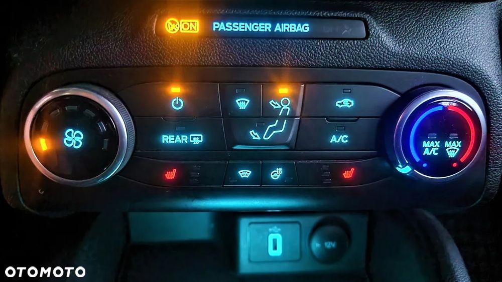 Ford Focus SW 1.0 EcoBoost Active Business - 12