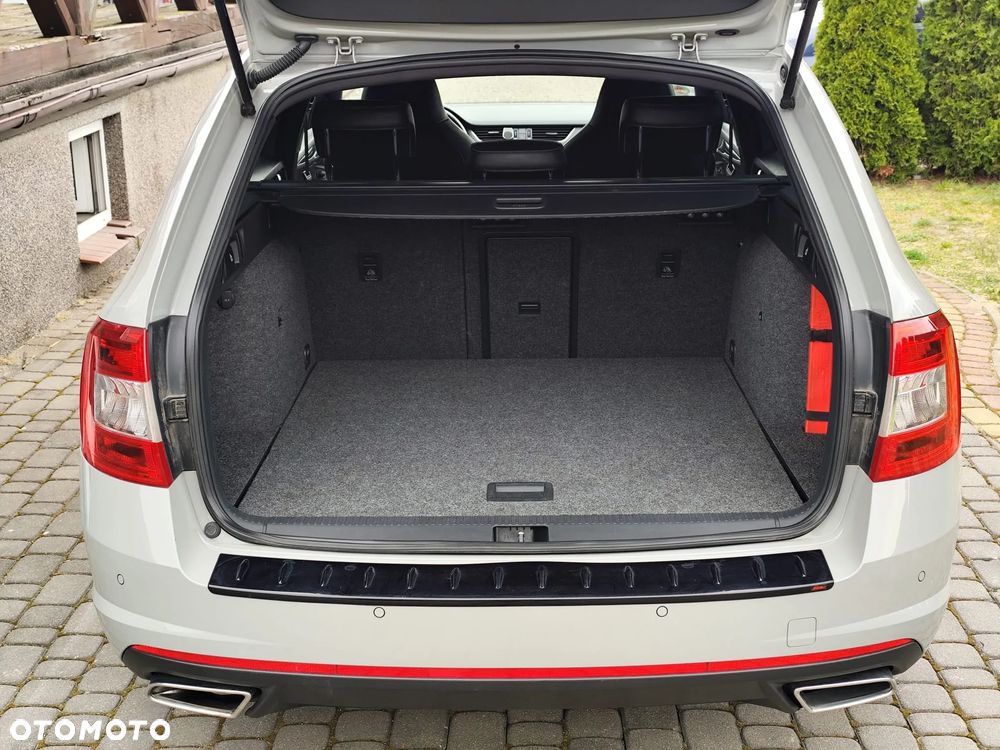 Skoda Octavia 2.0 TDI DSG RS - 17