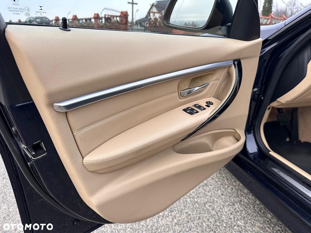 BMW Seria 3 318d Sport Line - 18