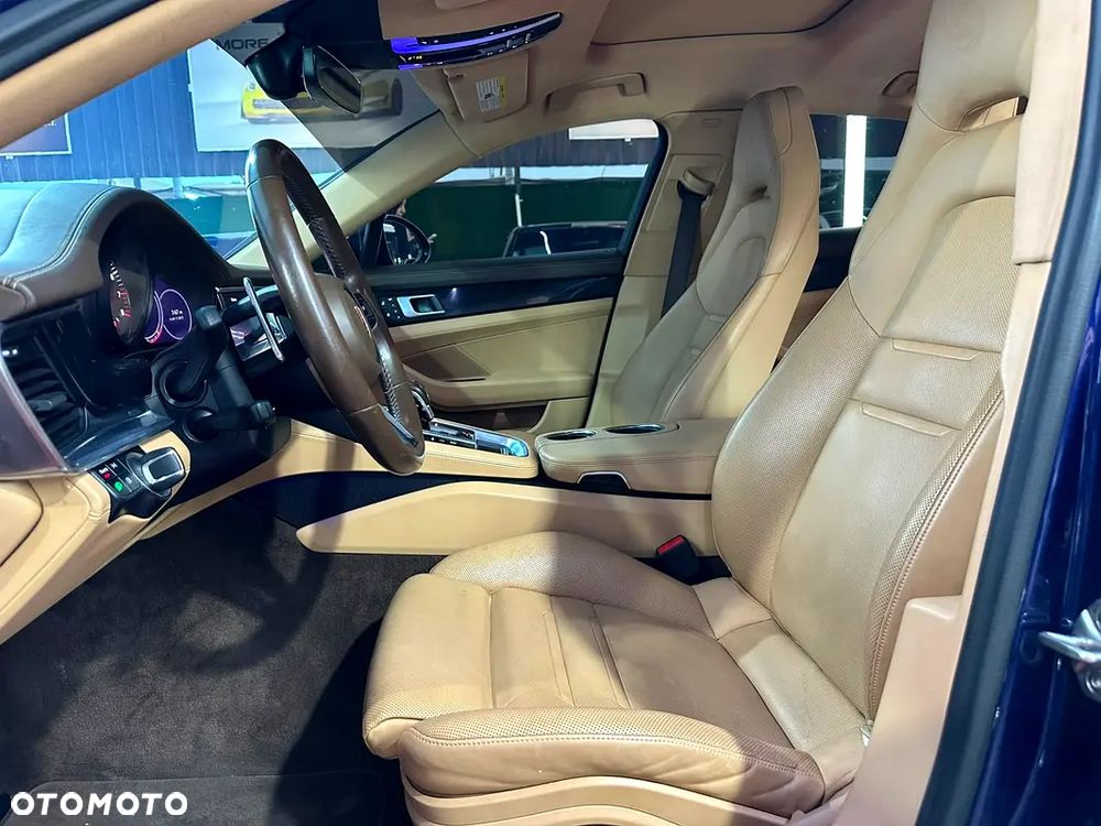 Porsche Panamera 4S - 6