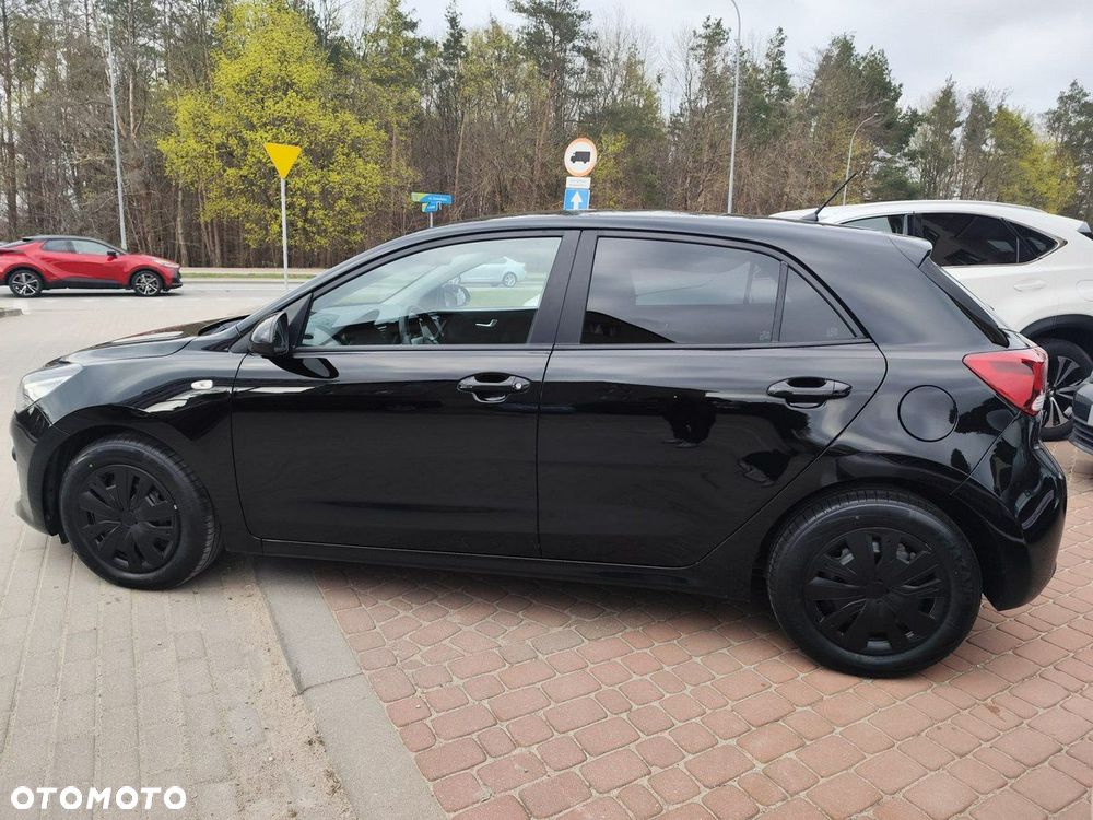 Kia Rio - 10