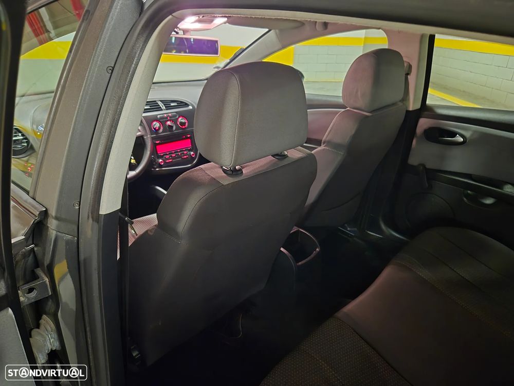 SEAT Leon 1.6 TDI DPF E-Ecomotive Style - 25