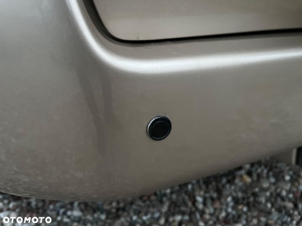 Suzuki Grand Vitara 2.0 Comfort + - 24