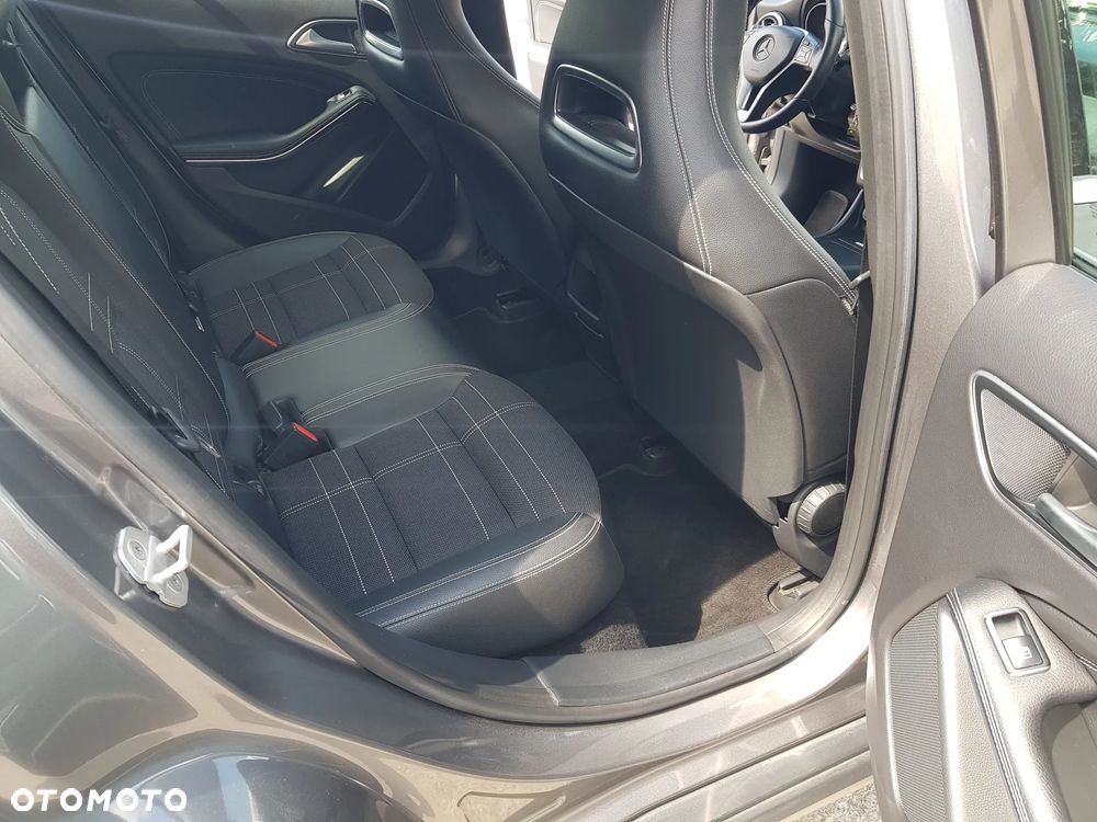 Mercedes-Benz GLA 220 CDI 4Matic 7G-DCT Style - 17