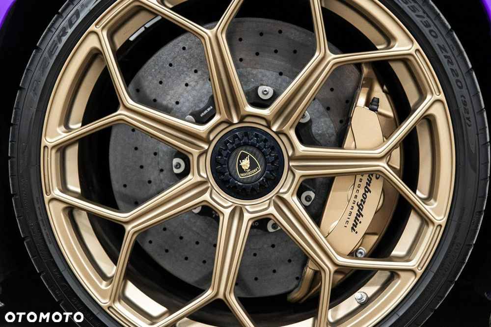 Lamborghini Aventador - 20