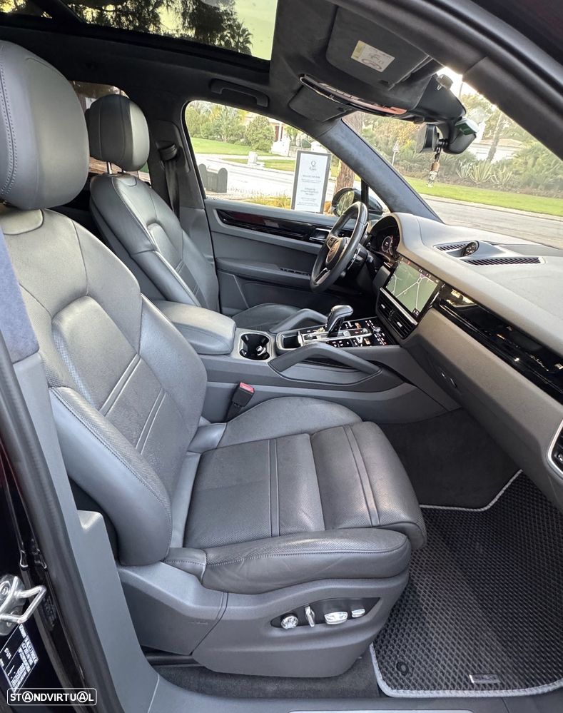 Porsche Cayenne Platinum Edition - 7