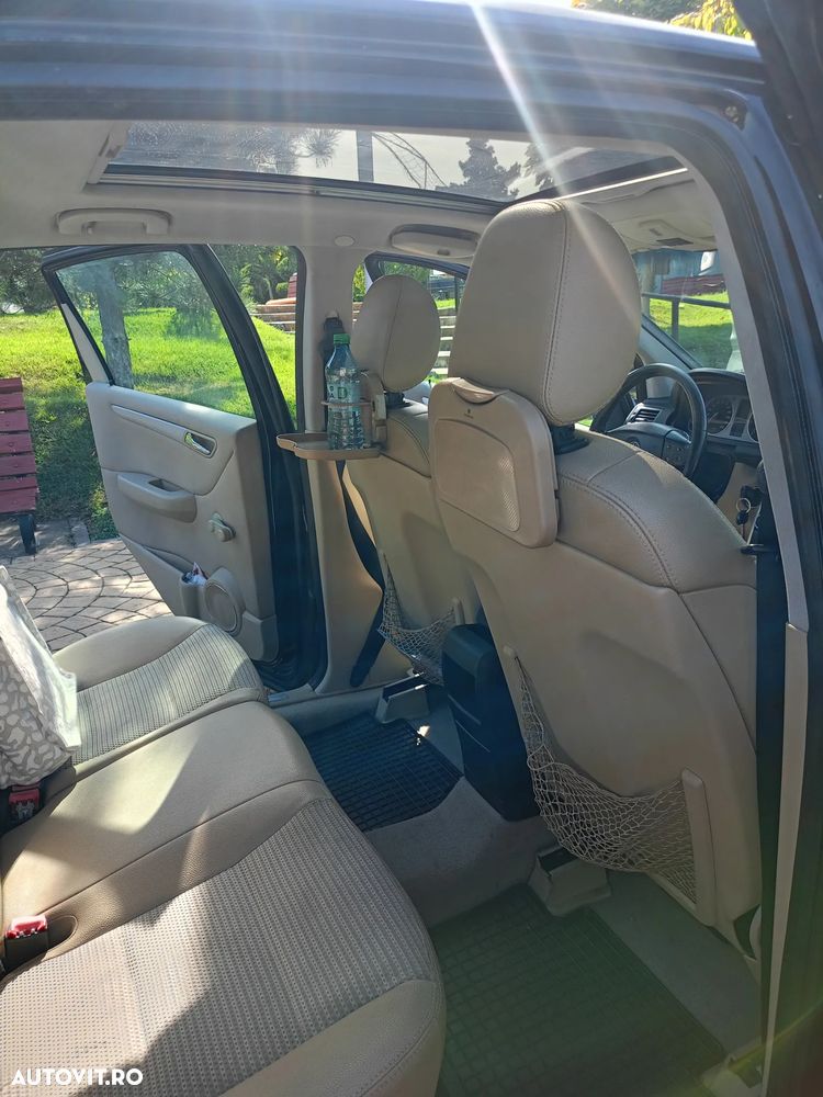 Mercedes-Benz B 180 - 12