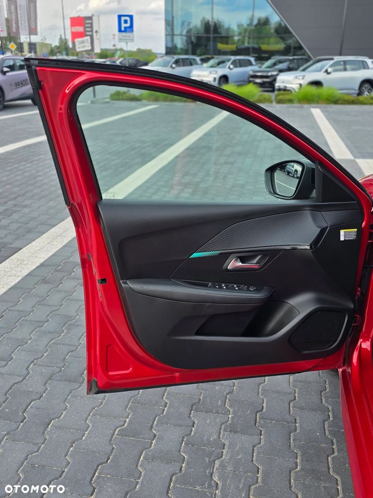 Peugeot 208 - 16