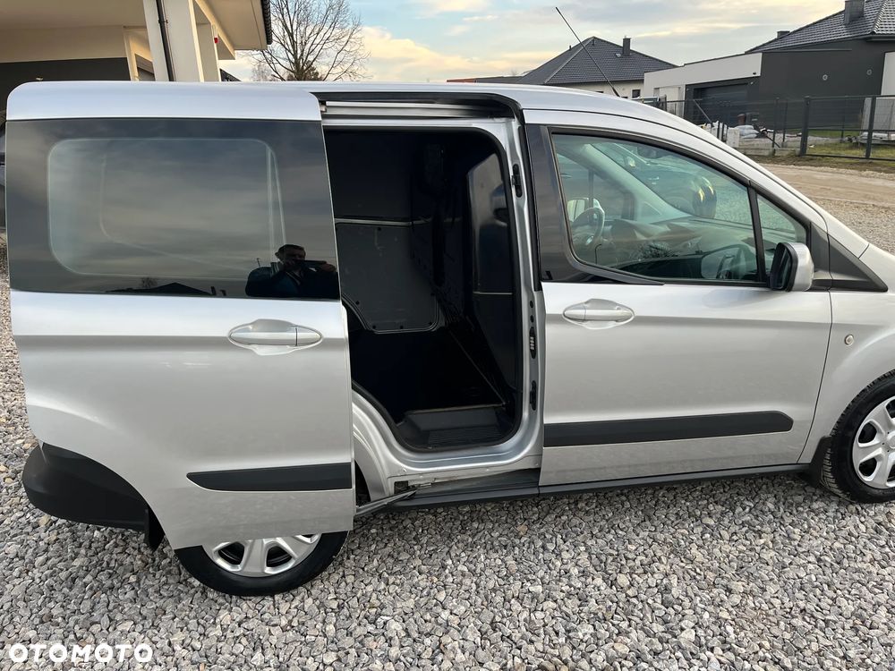 Ford transit courier - 17
