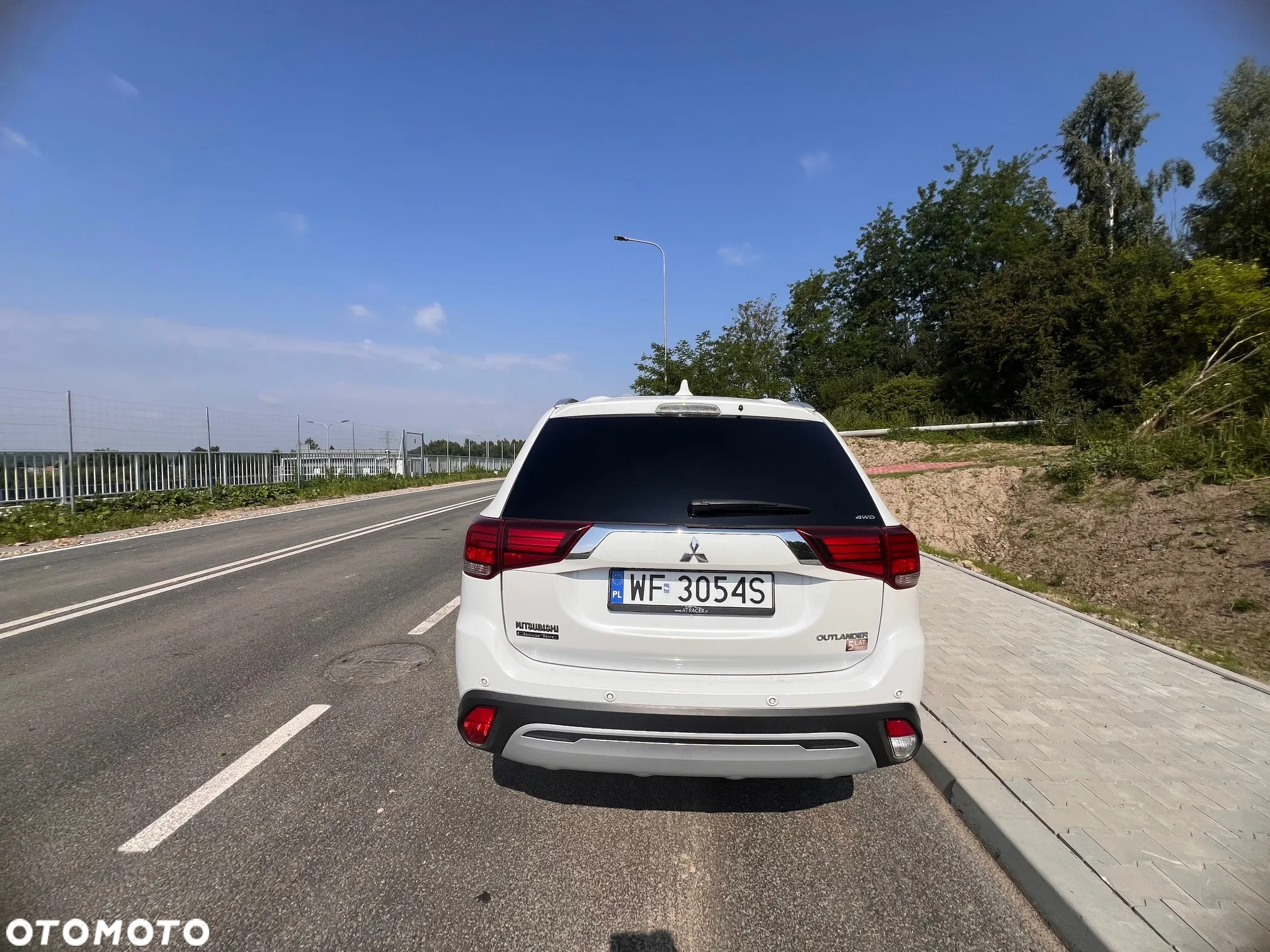Mitsubishi Outlander 2.0 Intense Comfort 4WD CVT - 2