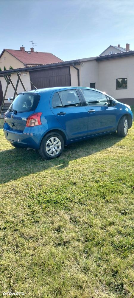 Toyota Yaris 2008 photo 2