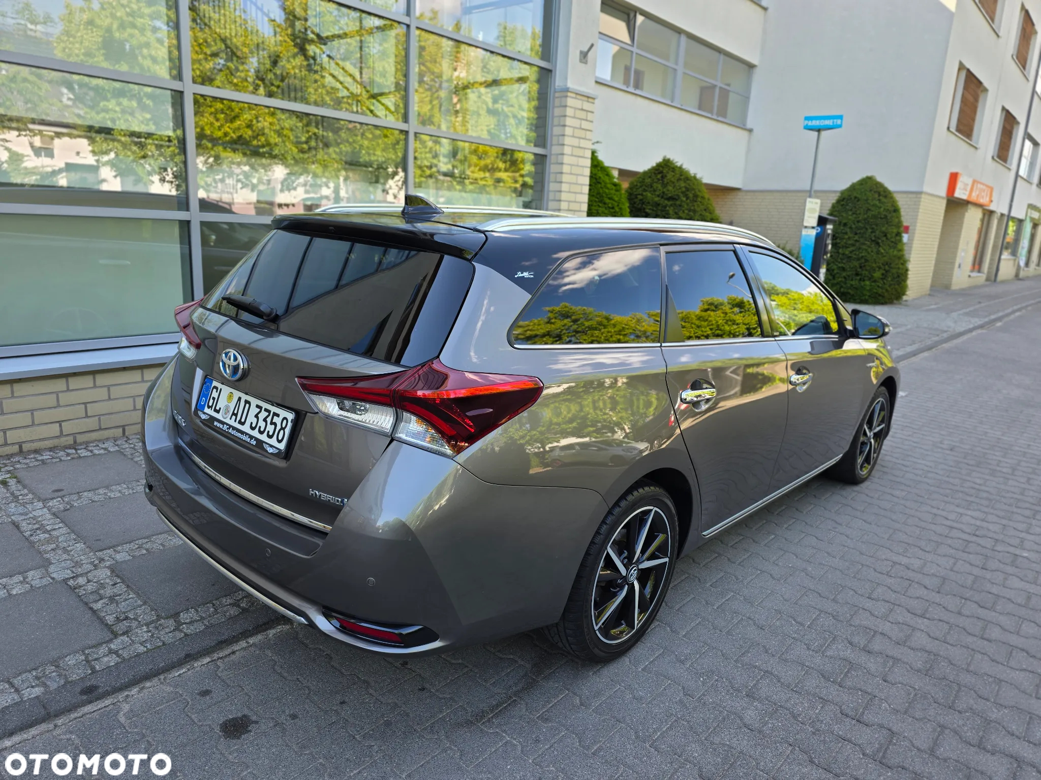 Toyota Auris 1.8 VVT-i Hybrid Automatik Edition S+ - 8