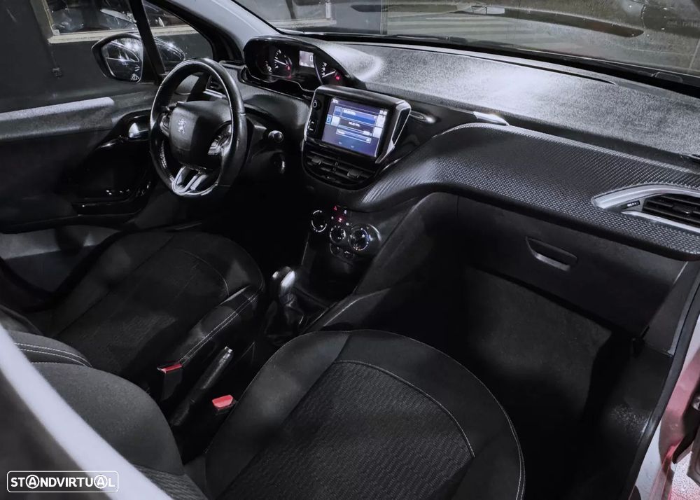 Peugeot 208 1.6 BlueHDi Style - 13